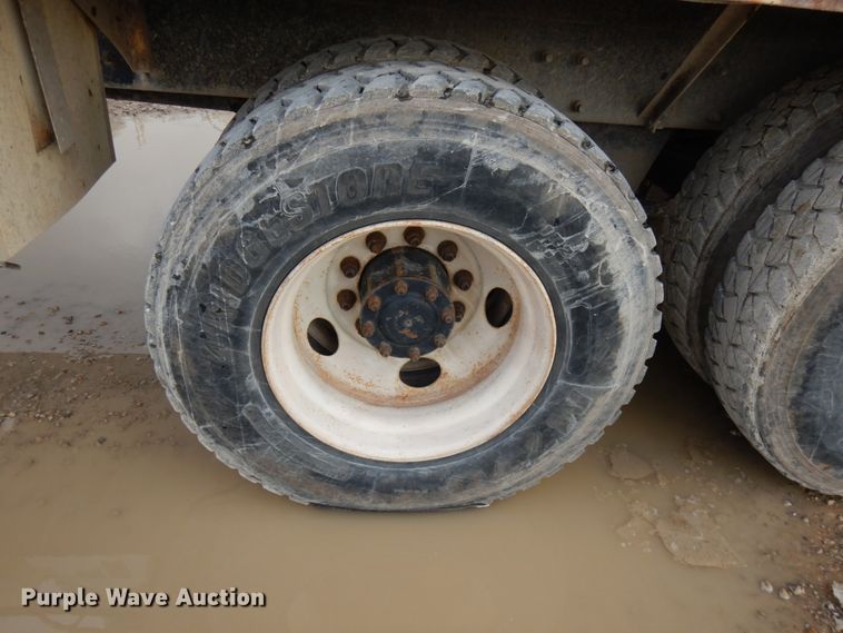 image for item HD9238 1999 Mack RD  ready mix truck