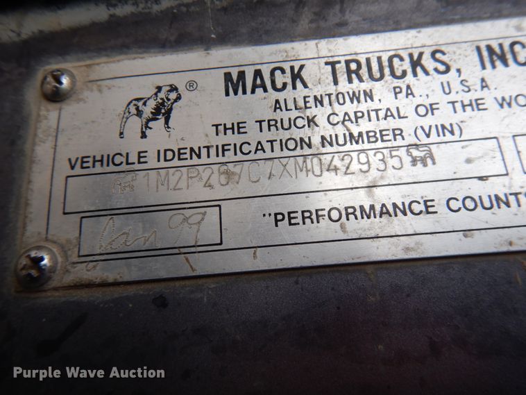 image for item HD9238 1999 Mack RD  ready mix truck