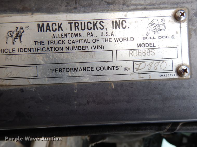 image for item HD9238 1999 Mack RD  ready mix truck