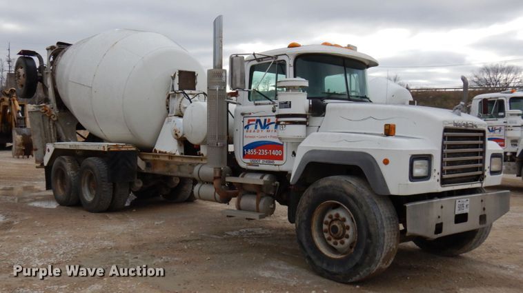 image for item HD9239 1997 Mack RD690S  ready mix truck