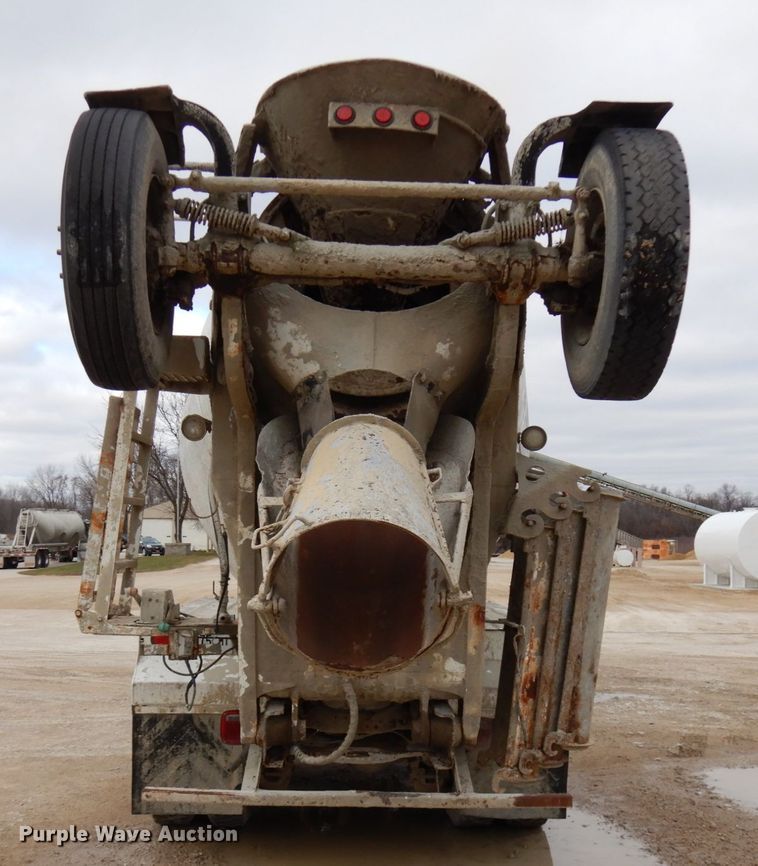 image for item HD9239 1997 Mack RD690S  ready mix truck