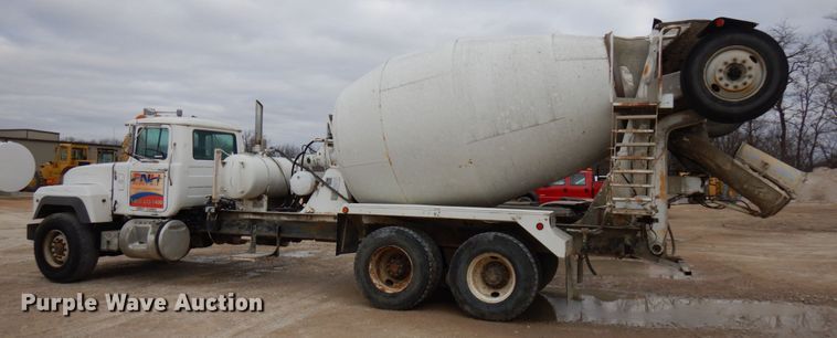 image for item HD9239 1997 Mack RD690S  ready mix truck