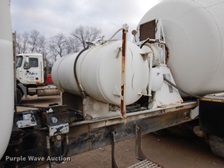 image for item HD9239 1997 Mack RD690S  ready mix truck