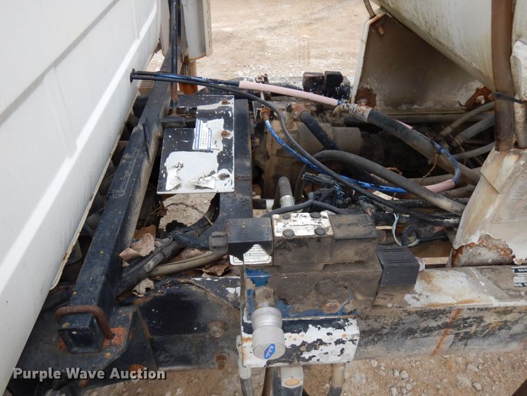 image for item HD9239 1997 Mack RD690S  ready mix truck