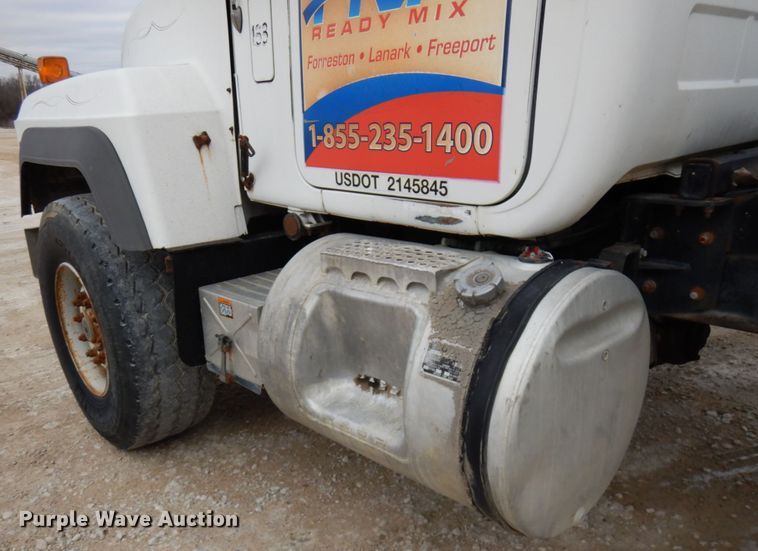 image for item HD9239 1997 Mack RD690S  ready mix truck