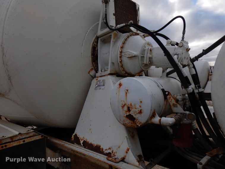 image for item HD9239 1997 Mack RD690S  ready mix truck