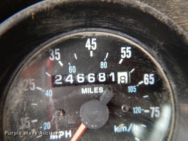 image for item HD9239 1997 Mack RD690S  ready mix truck