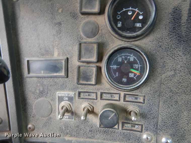 image for item HD9239 1997 Mack RD690S  ready mix truck