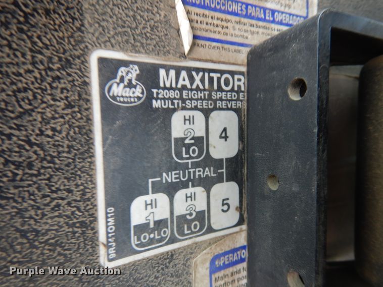 image for item HD9239 1997 Mack RD690S  ready mix truck