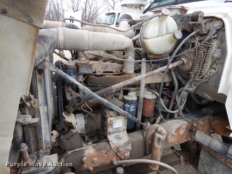 image for item HD9239 1997 Mack RD690S  ready mix truck