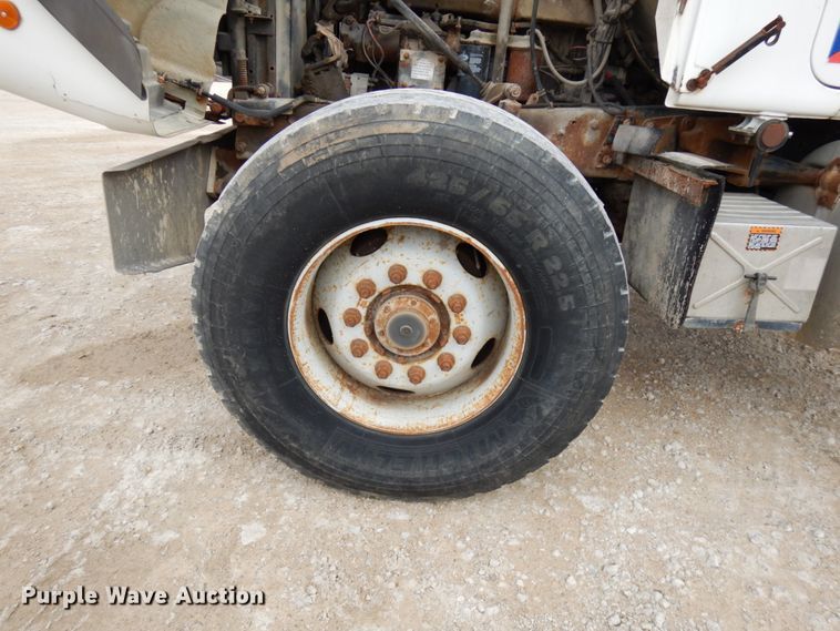 image for item HD9239 1997 Mack RD690S  ready mix truck