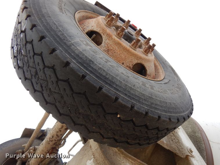 image for item HD9239 1997 Mack RD690S  ready mix truck