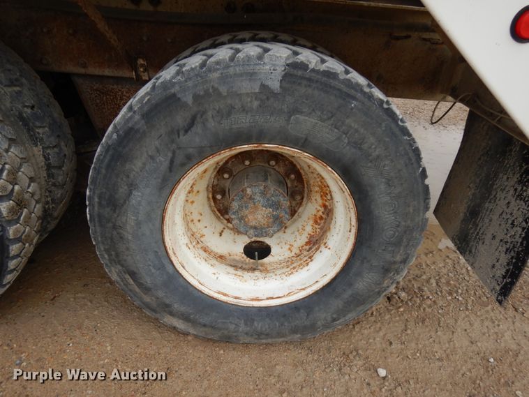 image for item HD9239 1997 Mack RD690S  ready mix truck