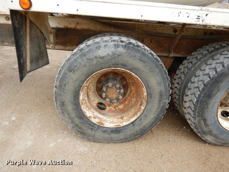 image for item HD9239 1997 Mack RD690S  ready mix truck