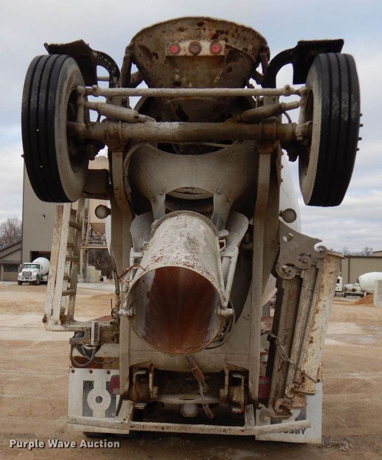 image for item HD9241 1999 Mack RD  ready mix truck