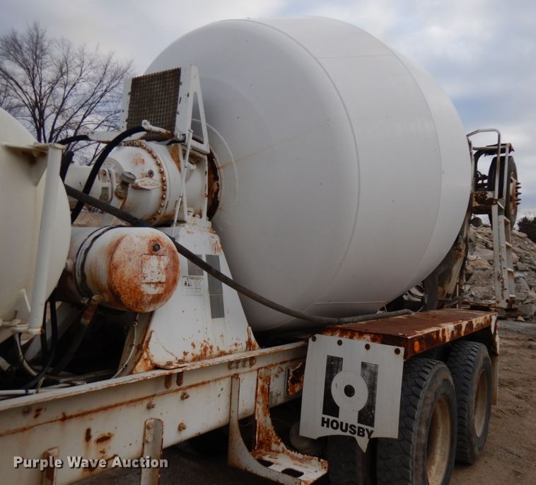 image for item HD9241 1999 Mack RD  ready mix truck