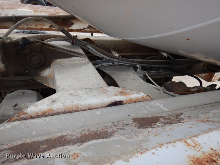 image for item HD9241 1999 Mack RD  ready mix truck