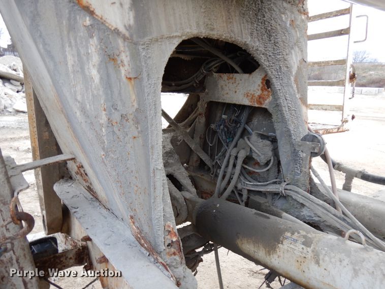 image for item HD9241 1999 Mack RD  ready mix truck