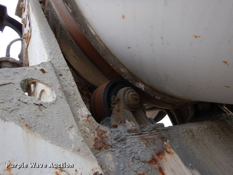 image for item HD9241 1999 Mack RD  ready mix truck