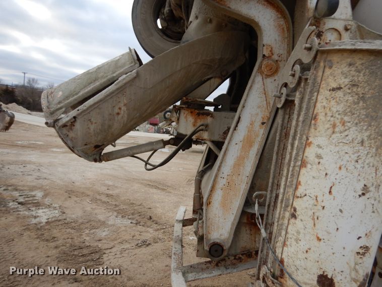 image for item HD9241 1999 Mack RD  ready mix truck