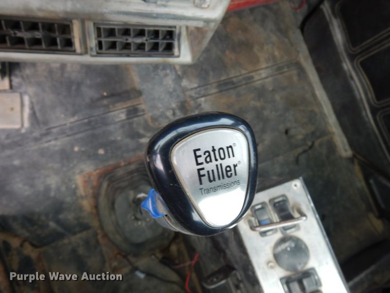 image for item HD9241 1999 Mack RD  ready mix truck