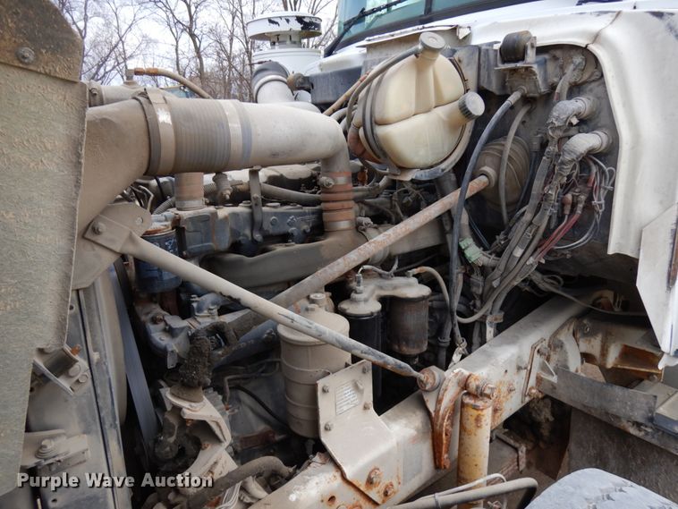 image for item HD9241 1999 Mack RD  ready mix truck