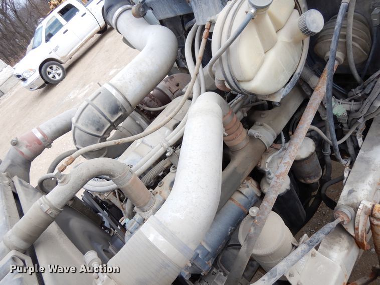 image for item HD9241 1999 Mack RD  ready mix truck