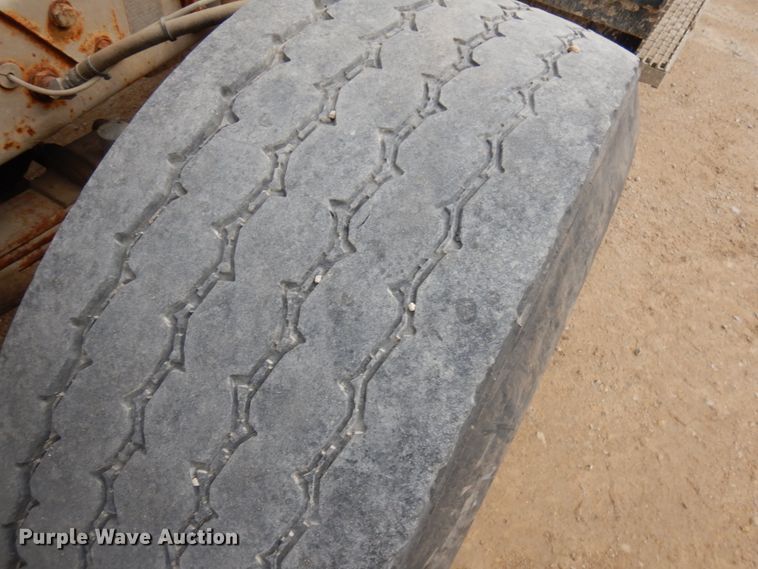 image for item HD9241 1999 Mack RD  ready mix truck