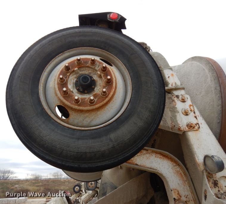 image for item HD9241 1999 Mack RD  ready mix truck