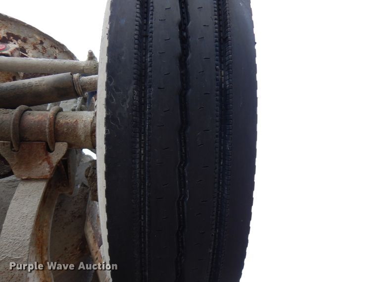 image for item HD9241 1999 Mack RD  ready mix truck