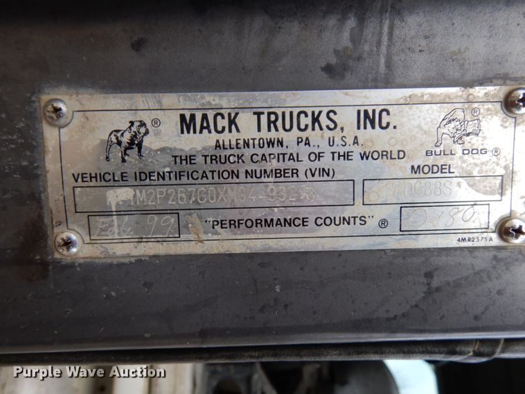 image for item HD9241 1999 Mack RD  ready mix truck