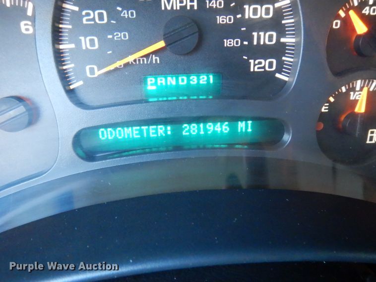 image for item HD9246 2003 Chevrolet Silverado 1500  Crew Cab pickup truck