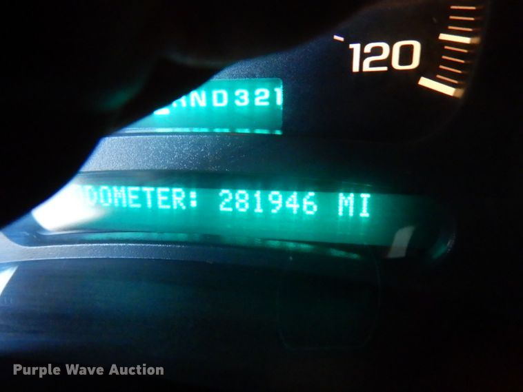 image for item HD9246 2003 Chevrolet Silverado 1500  Crew Cab pickup truck