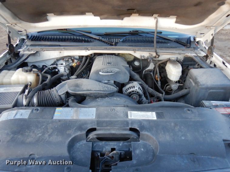 image for item HD9246 2003 Chevrolet Silverado 1500  Crew Cab pickup truck