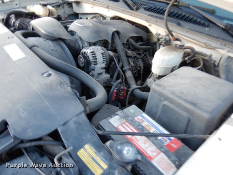 image for item HD9246 2003 Chevrolet Silverado 1500  Crew Cab pickup truck