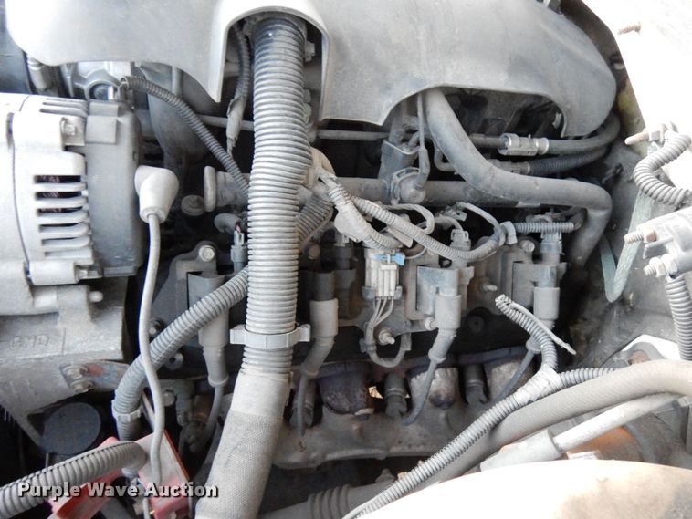 image for item HD9246 2003 Chevrolet Silverado 1500  Crew Cab pickup truck