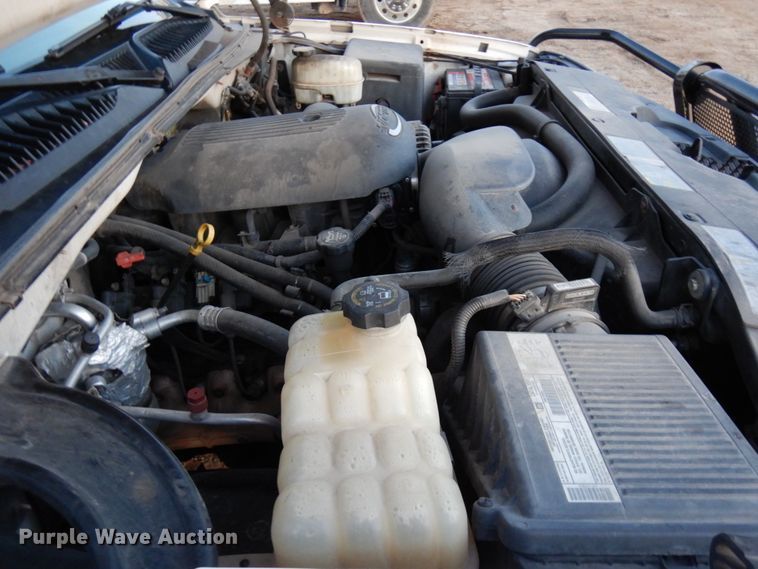 image for item HD9246 2003 Chevrolet Silverado 1500  Crew Cab pickup truck