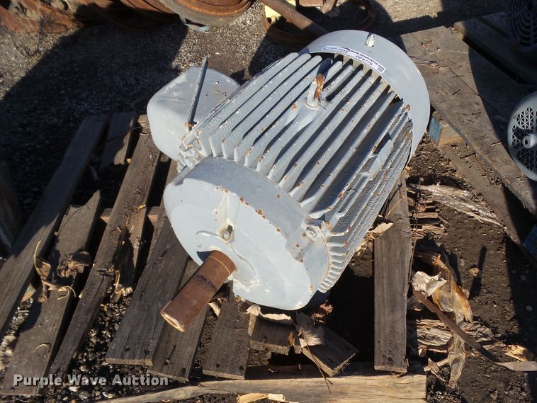 image for item HF9779 (3) electric motors