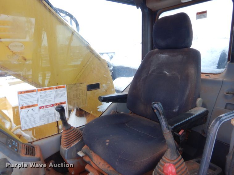 image for item HG9754 2005 Komatsu PC308USLC-3 excavator