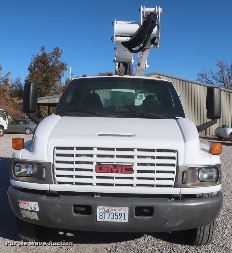 image for item HK9608 2009 GMC C5500  bucket truck