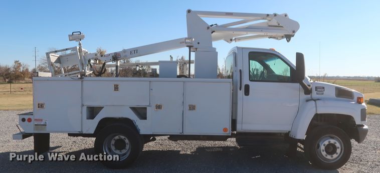 image for item HK9608 2009 GMC C5500  bucket truck