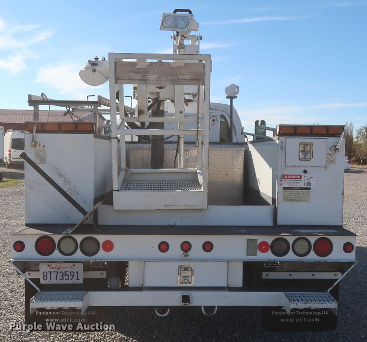 image for item HK9608 2009 GMC C5500  bucket truck