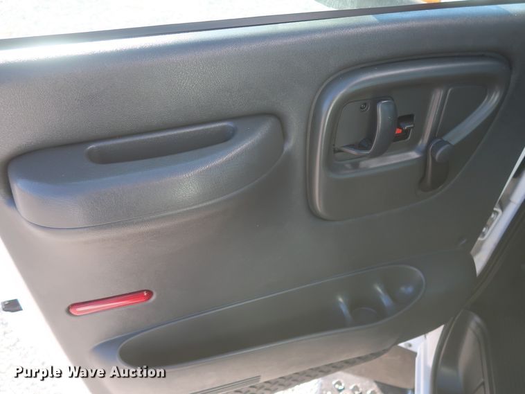 image for item HK9608 2009 GMC C5500  bucket truck