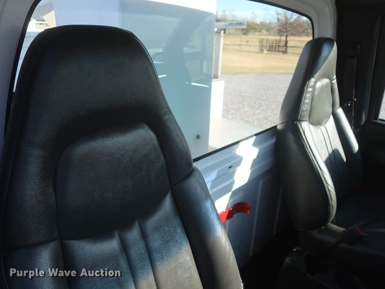 image for item HK9608 2009 GMC C5500  bucket truck