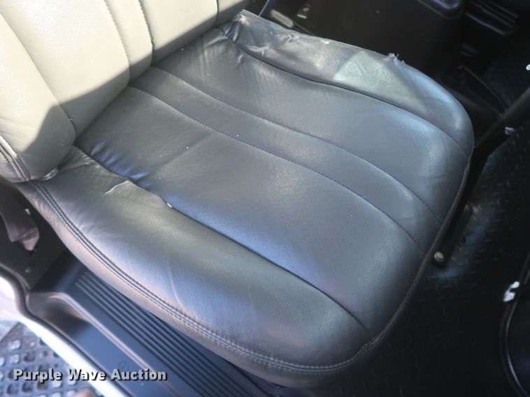 image for item HK9608 2009 GMC C5500  bucket truck