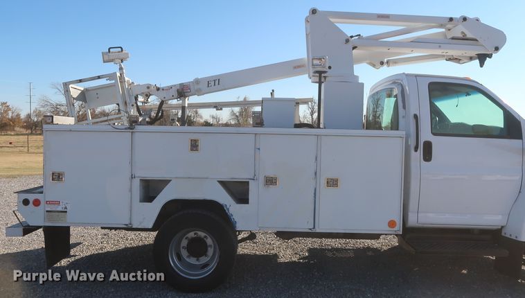image for item HK9608 2009 GMC C5500  bucket truck