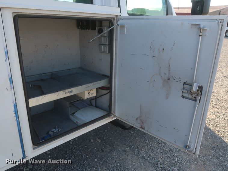 image for item HK9608 2009 GMC C5500  bucket truck