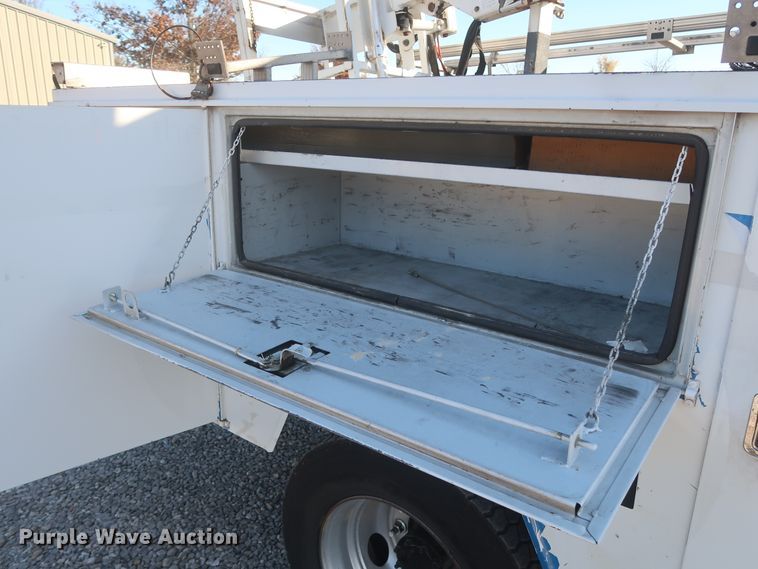 image for item HK9608 2009 GMC C5500  bucket truck