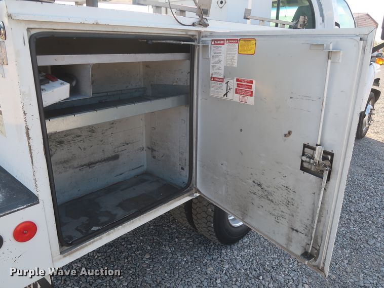 image for item HK9608 2009 GMC C5500  bucket truck