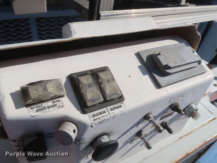 image for item HK9608 2009 GMC C5500  bucket truck